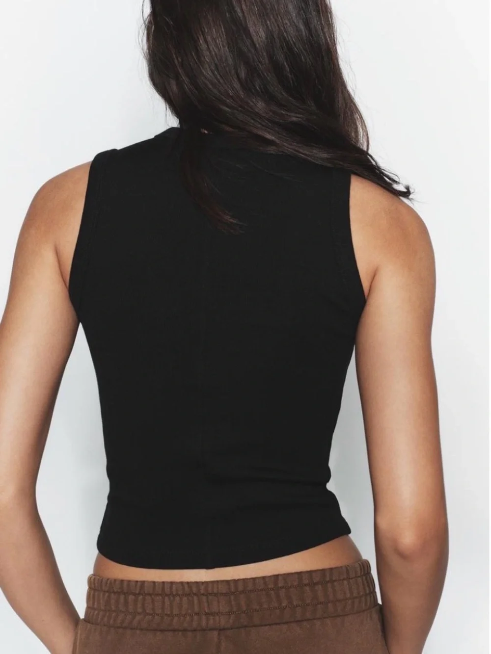Zara *Cropped Ribbed Crewneck Tank Top in Black - Picture 2 of 5